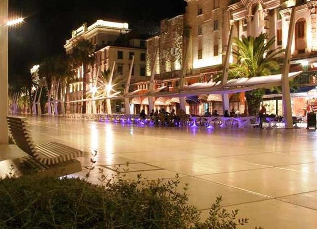 Blue Tree Rooms Сплит Экстерьер фото